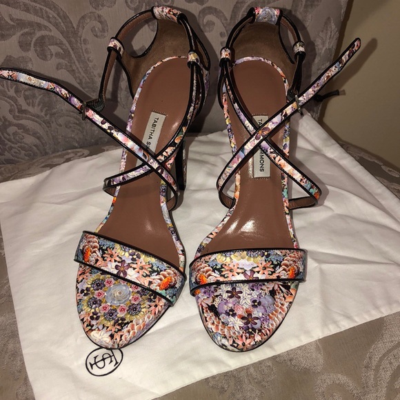 Shoes - Picture 3 of 5